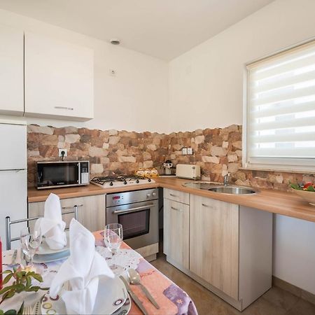 Apartment Radeki Glavica 112B Loborika 外观 照片