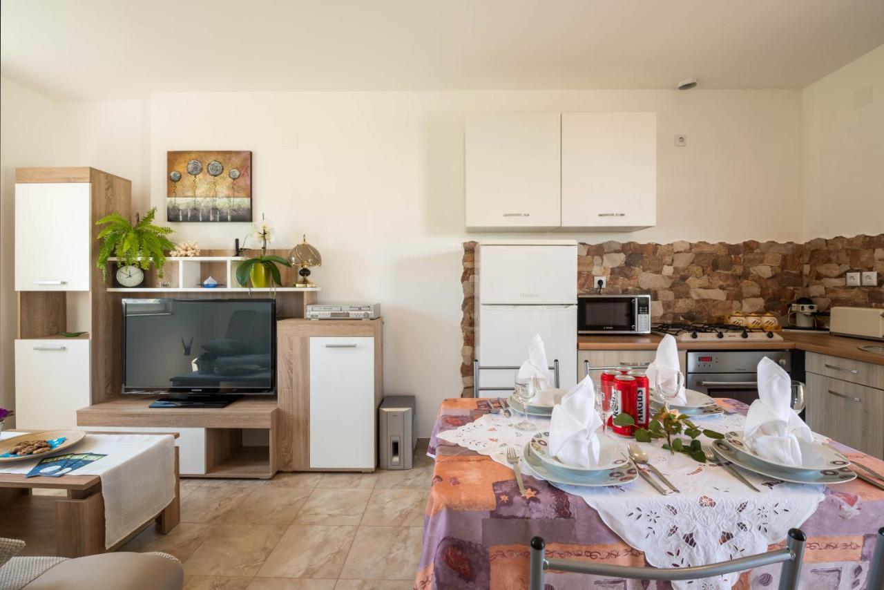 Apartment Radeki Glavica 112B Loborika 外观 照片